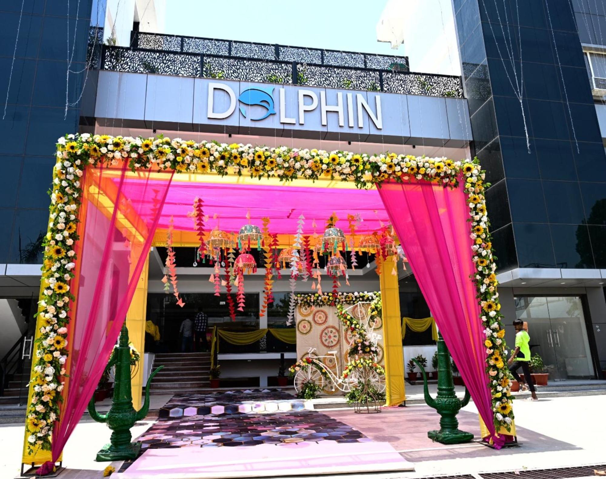 Готель Dolphin Club Chinhat Екстер'єр фото